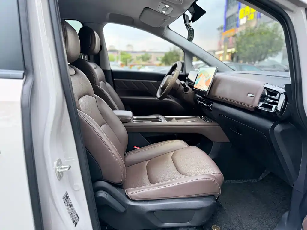 Wuling 730 2025 500km Luxury