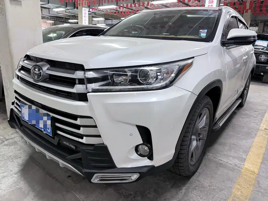 TOYOTA HIGHLANDER