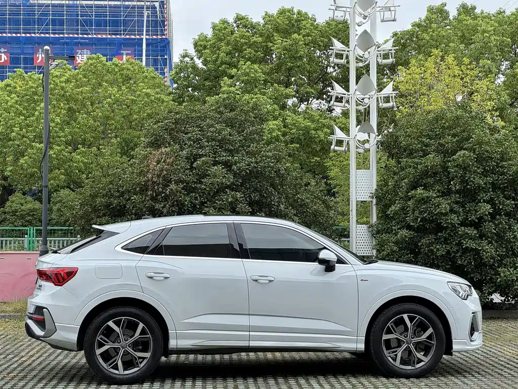 Audi Q3 Sportback — миниатюра 9