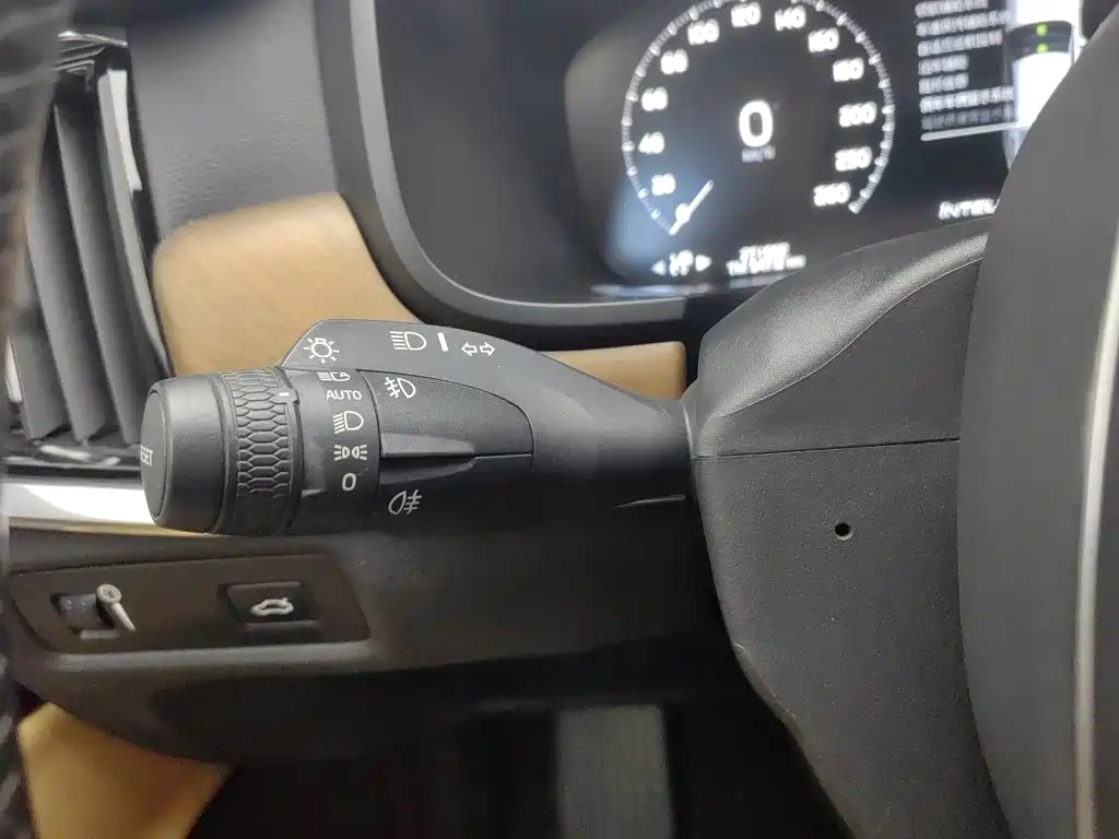 Volvo S90 — миниатюра 21