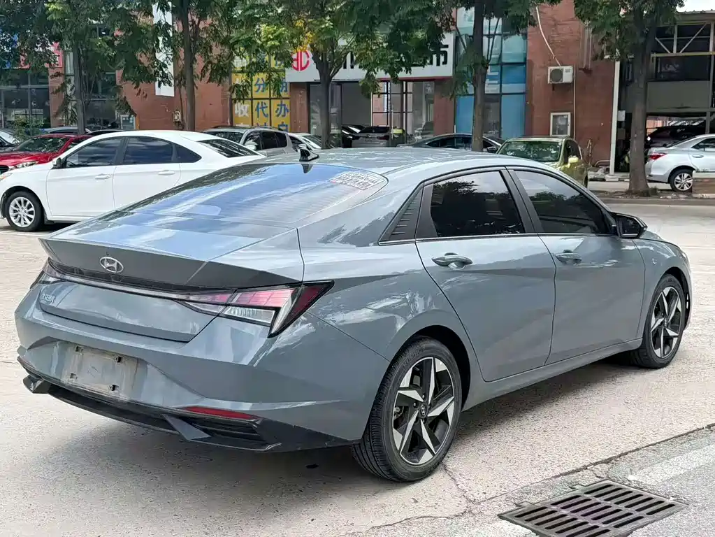 Hyundai Elantra — миниатюра 7