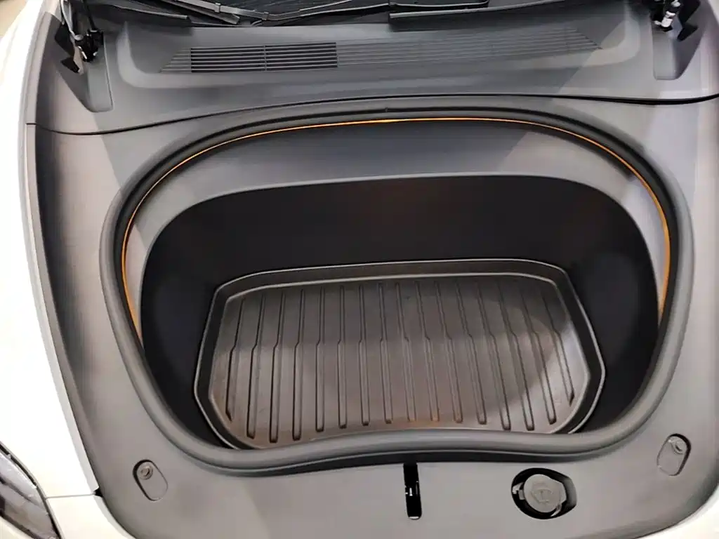 Tesla Model 3 — миниатюра 20