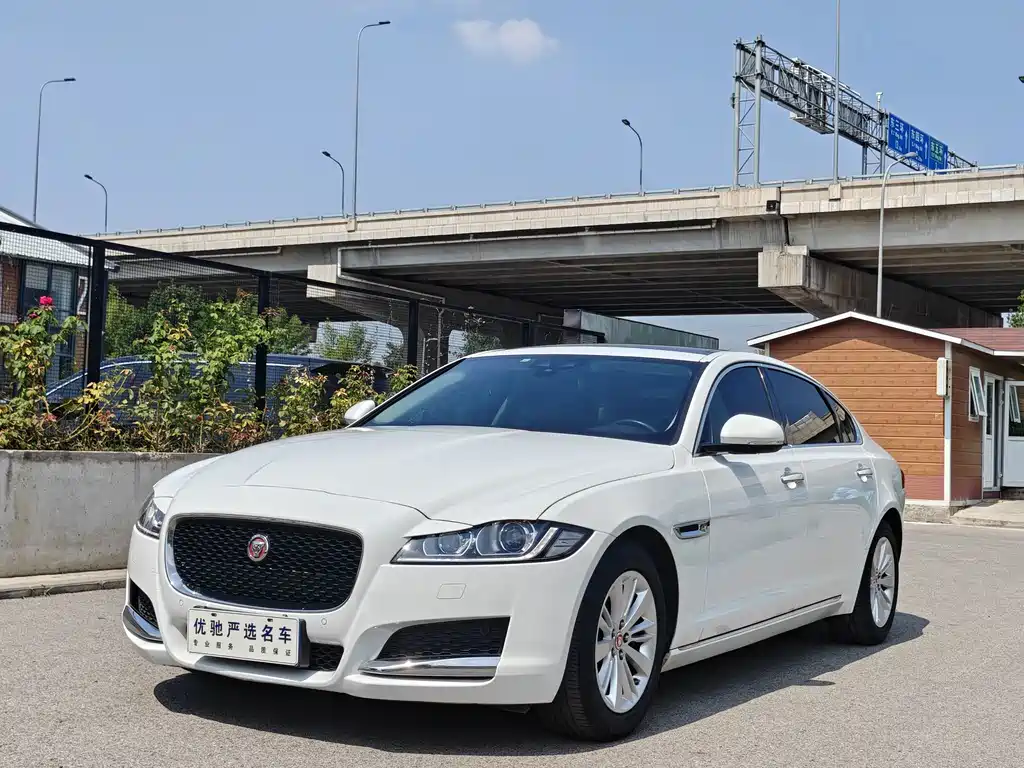 Jaguar XFL