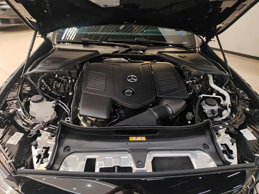 Mercedes-Benz E-Class — миниатюра 20