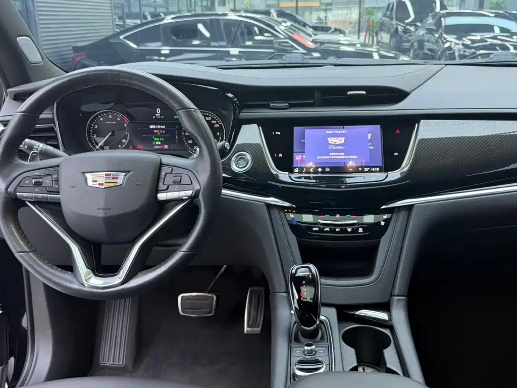 Cadillac XT6 — миниатюра 7