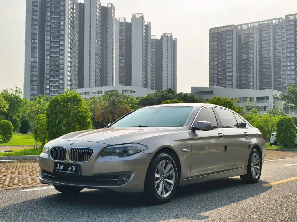 BMW 5 Series — миниатюра 2