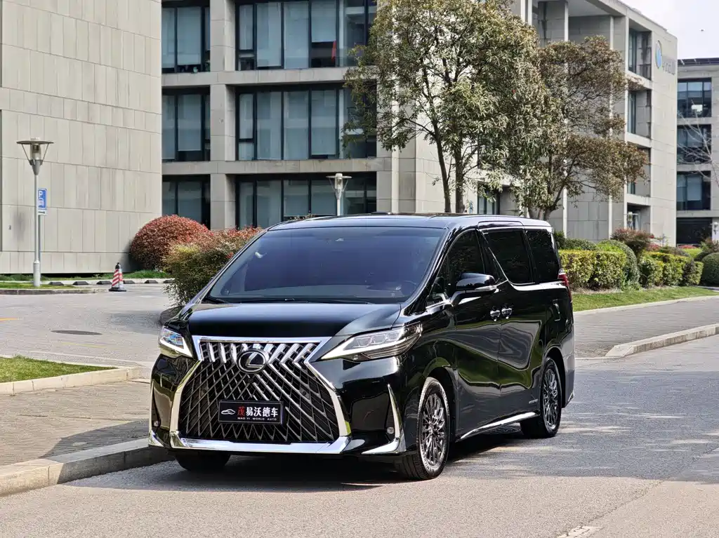 Lexus LM 2020