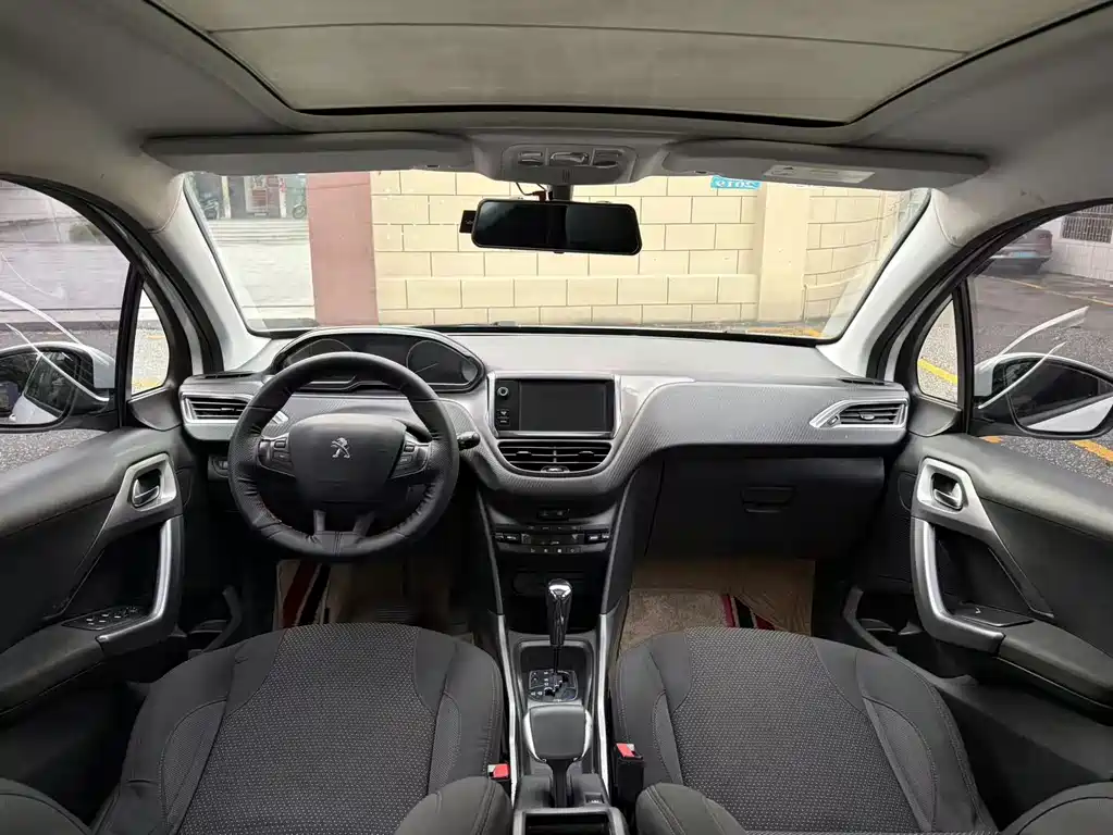 Peugeot 2008 — миниатюра 10