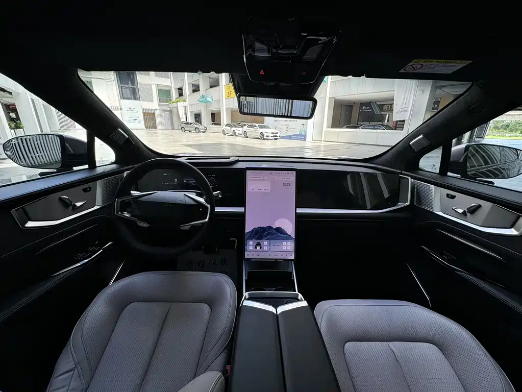 HiPhi HiPhi Y 2023 765km Flagship