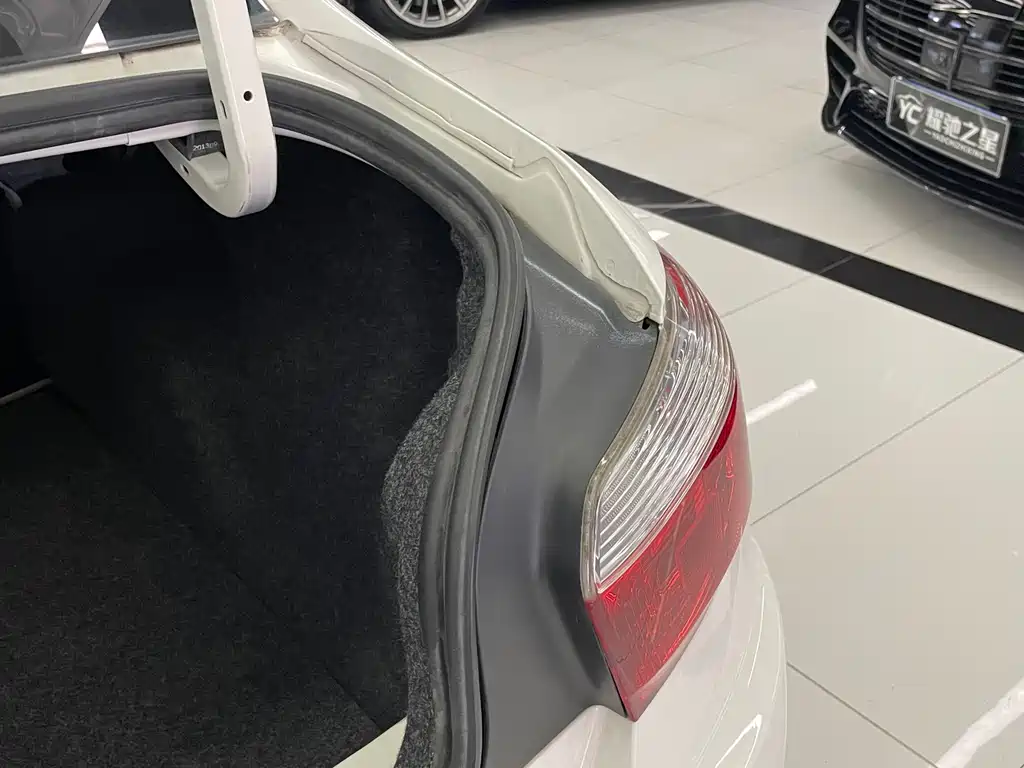 Citroen Elysee — миниатюра 8