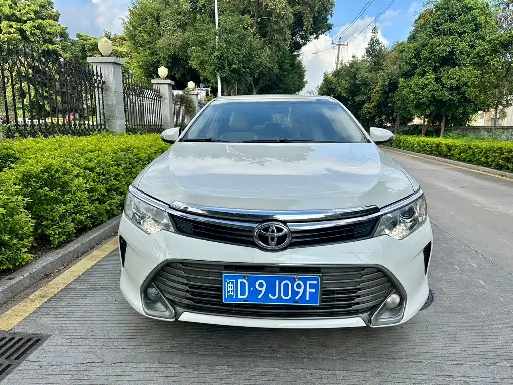 Toyota Camry — миниатюра 2