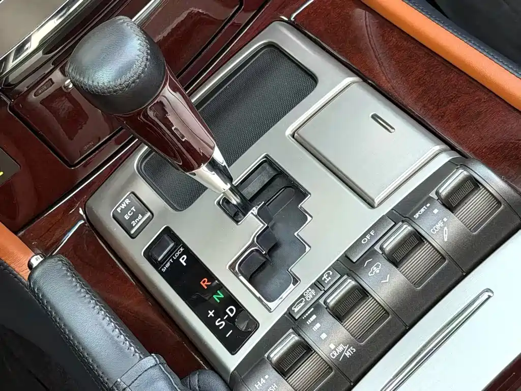 Lexus LX — миниатюра 8