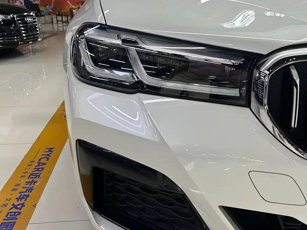 BMW 5 Series — миниатюра 10