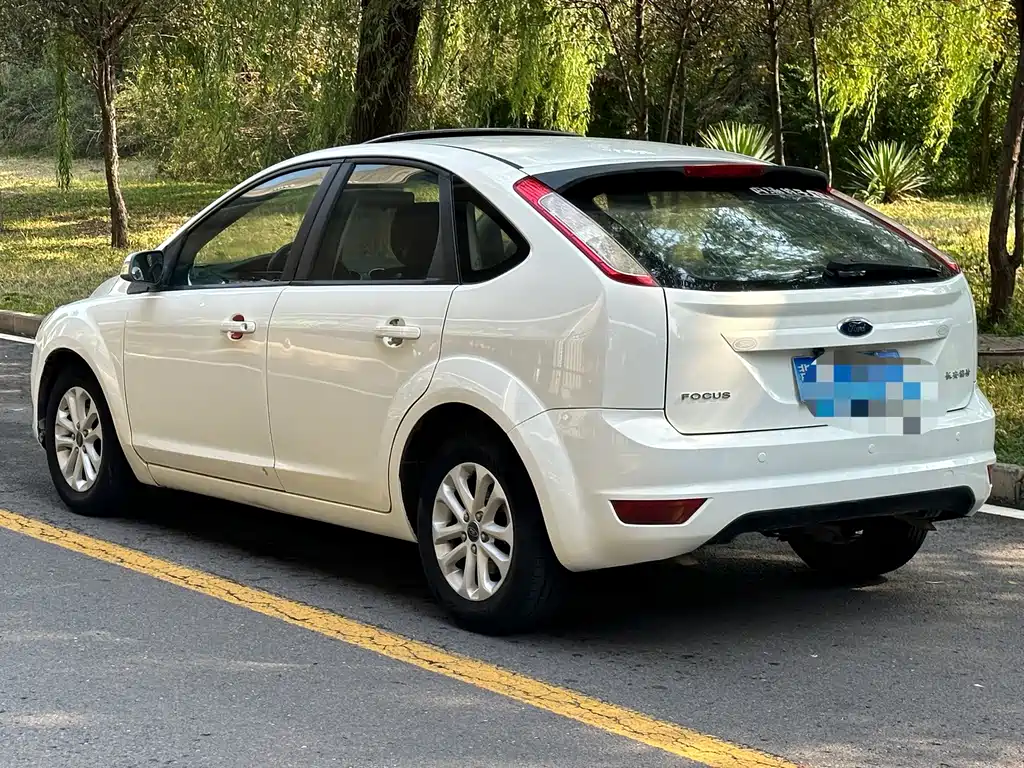 Ford Focus — миниатюра 6