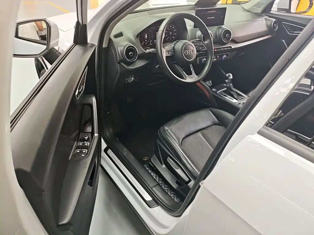 Audi Q2L e-tron — миниатюра 16