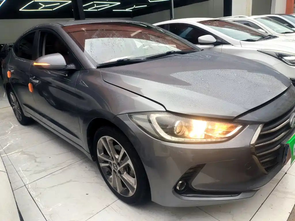 Hyundai Elantra — миниатюра 4