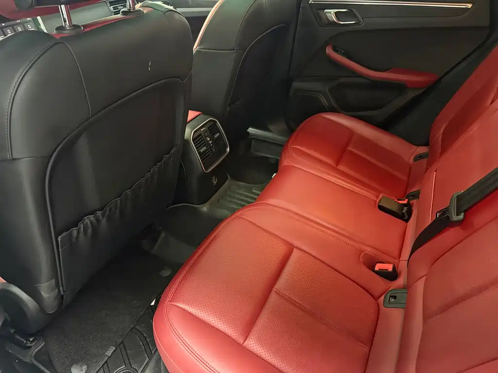 Porsche Macan — миниатюра 12