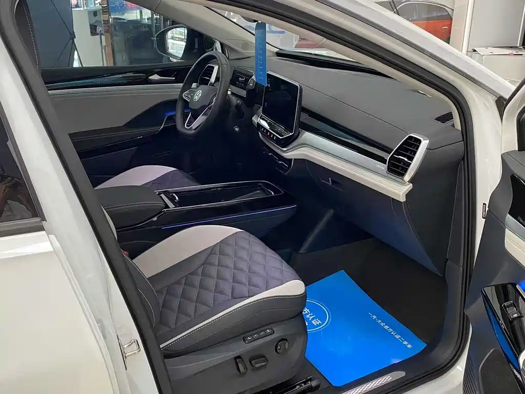 VOLKSWAGEN ID.6 CROZZ