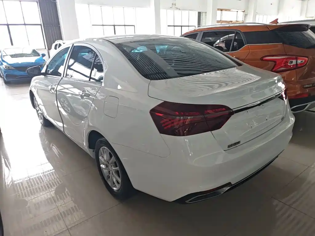 Geely Emgrand — миниатюра 5