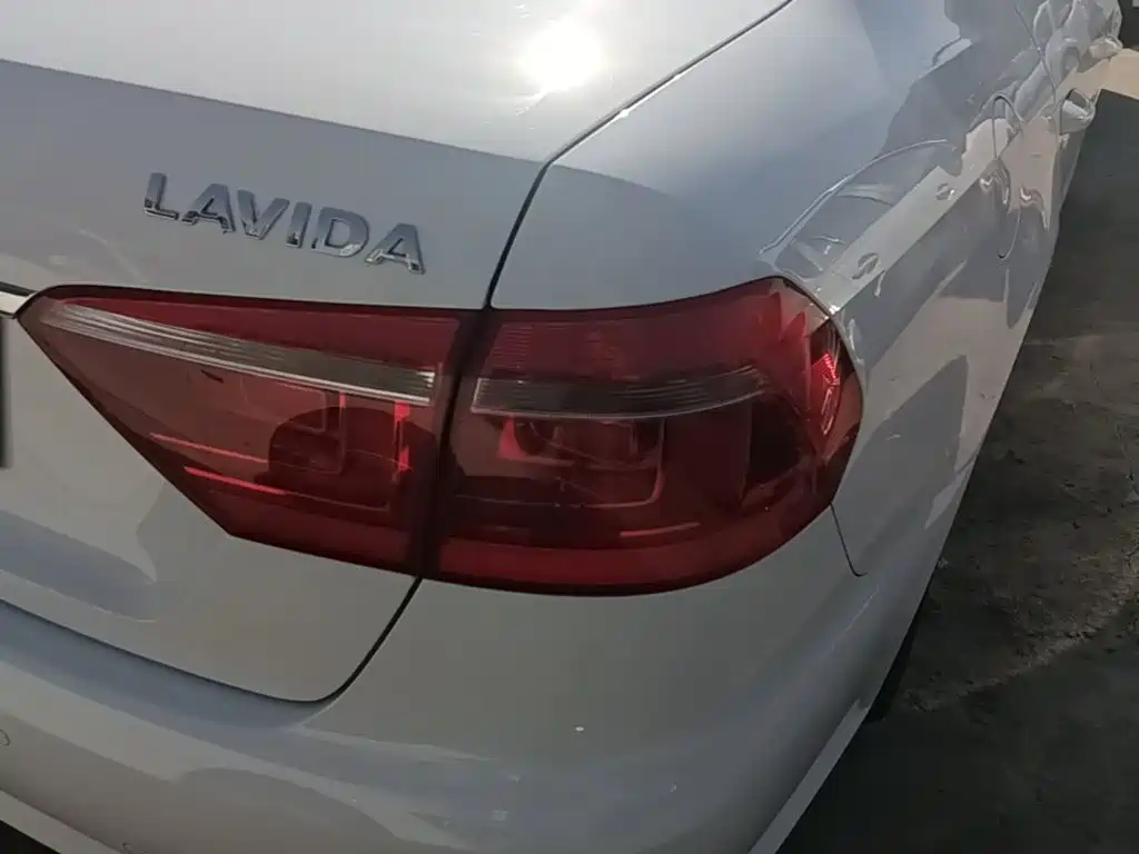 Volkswagen Lavida — миниатюра 8