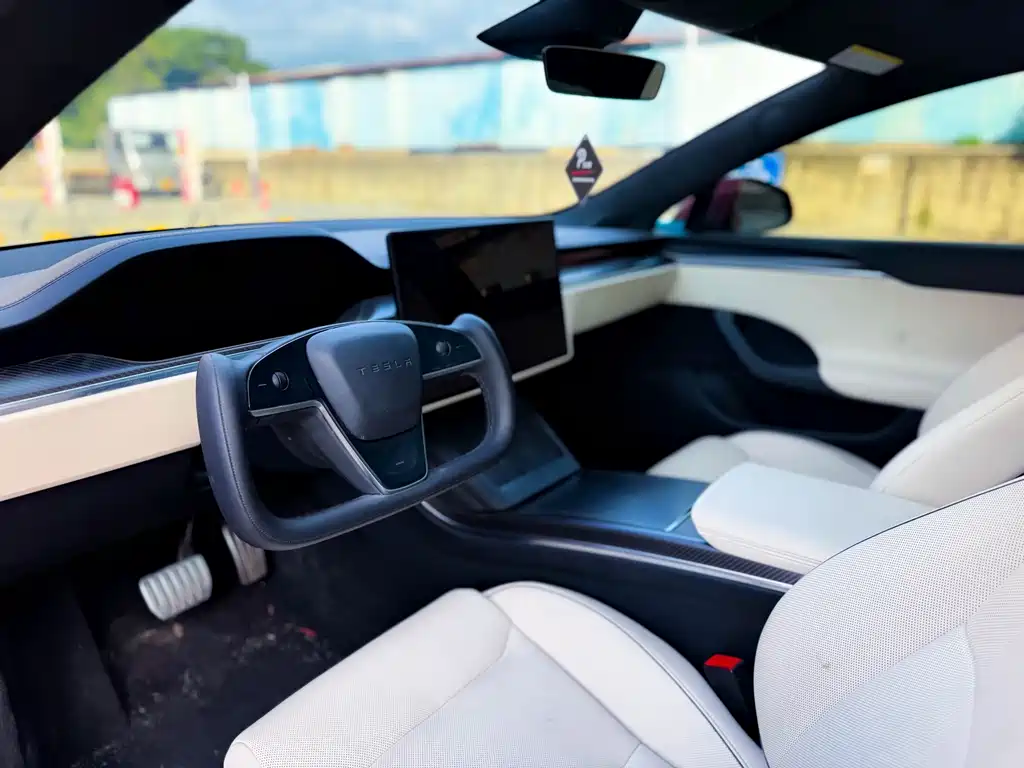 TESLA MODEL S