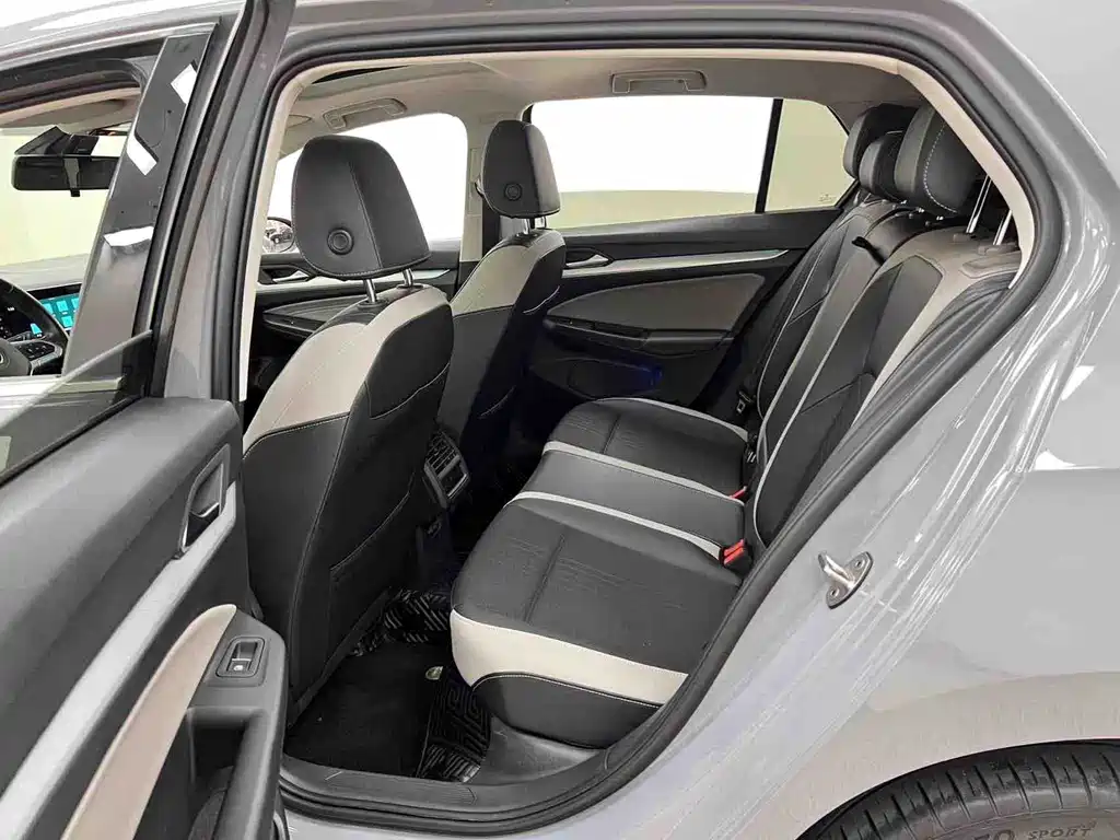 Volkswagen Golf — миниатюра 10