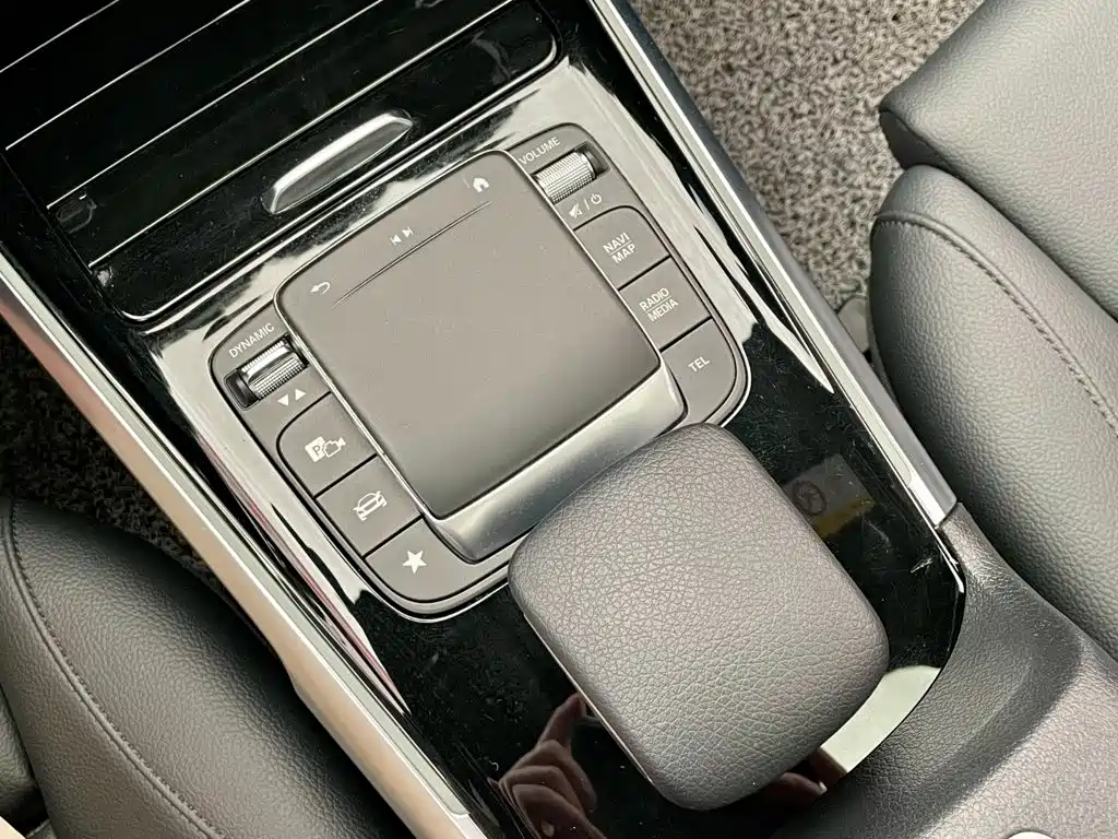 Mercedes-Benz GLB — миниатюра 10
