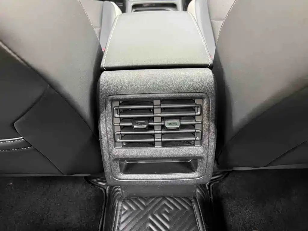 Volkswagen Golf — миниатюра 12