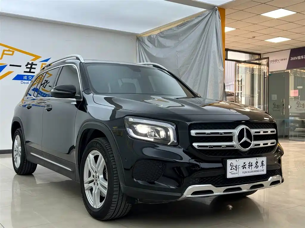 MERCEDES-BENZ GLB