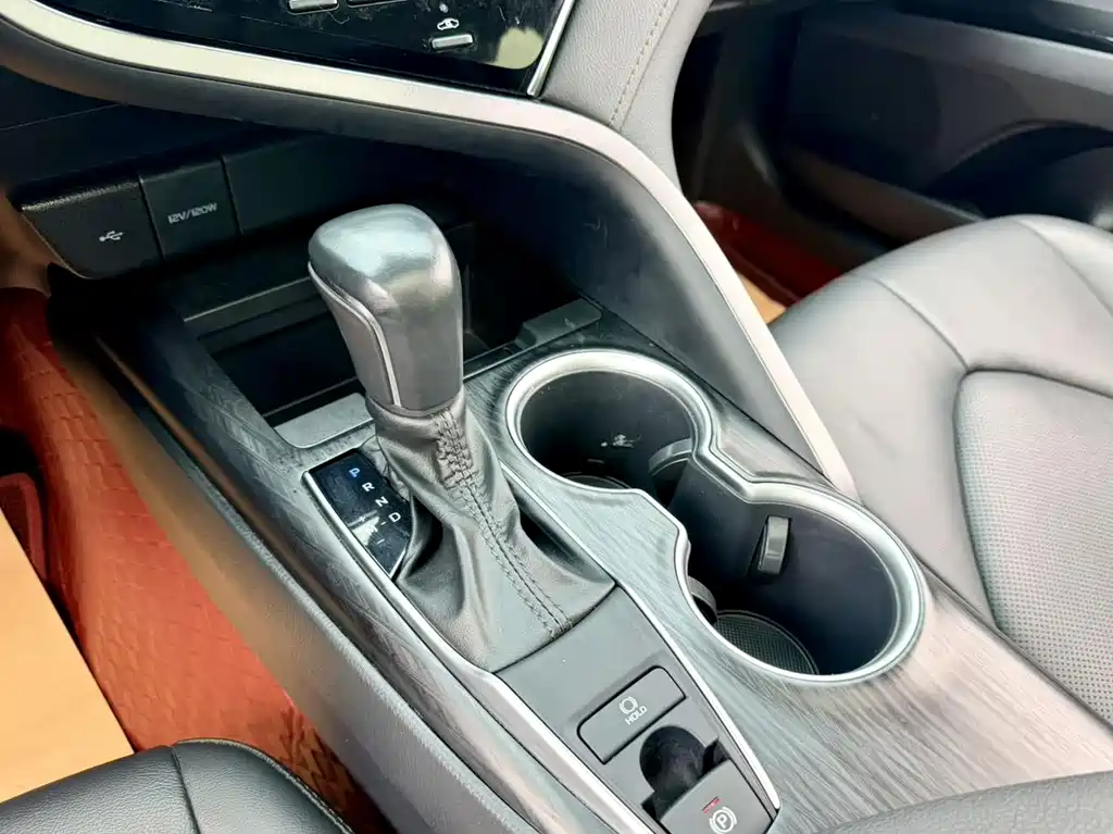 Toyota Camry — миниатюра 19