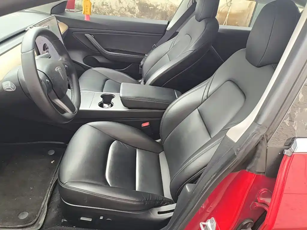 Tesla Model 3 — миниатюра 15