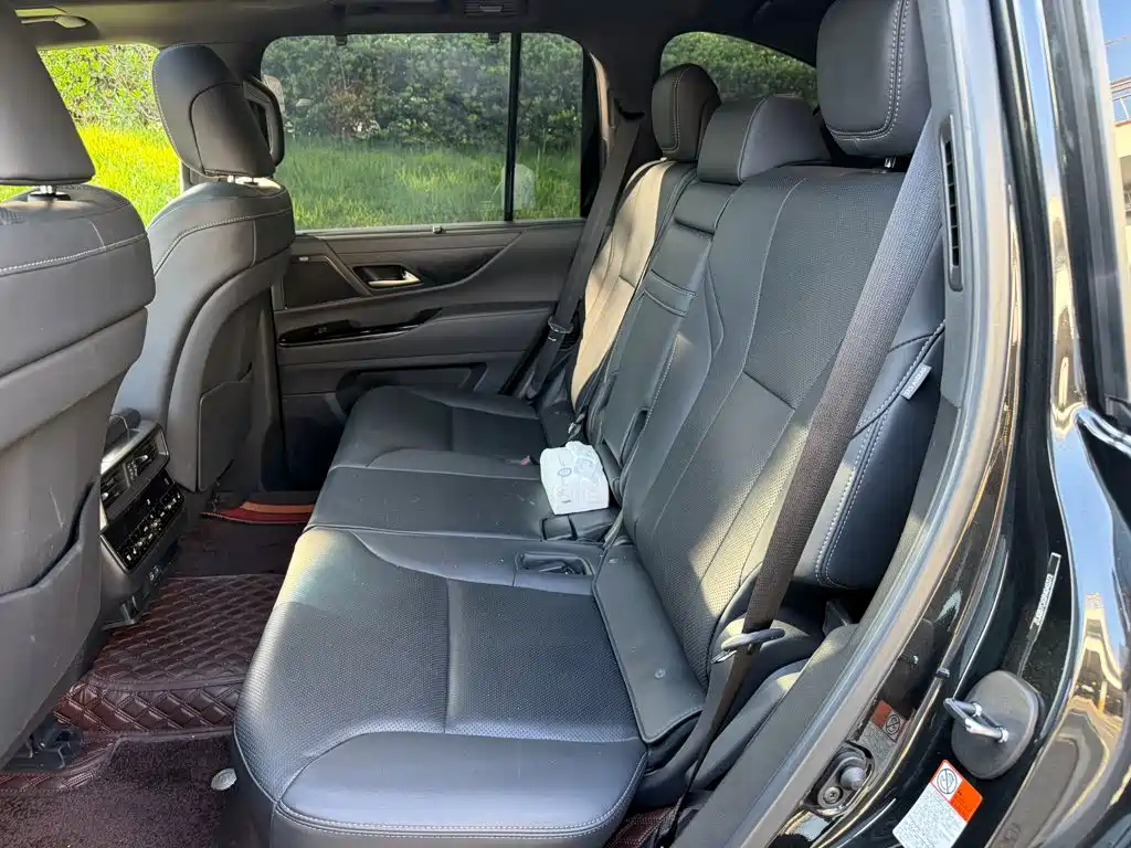 Lexus LX — миниатюра 12
