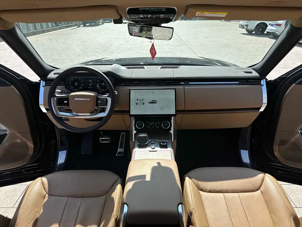 Land Rover Range Rover 2023 3.0 L6 400PS Long Wheelbase