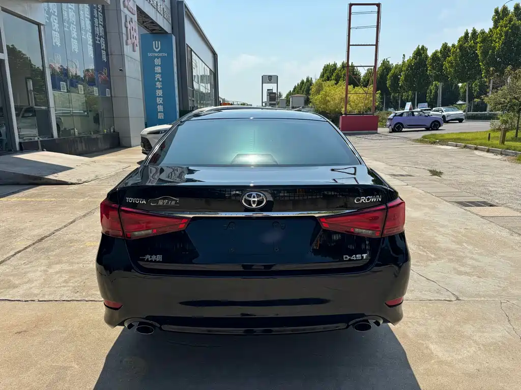 Toyota Crown — миниатюра 14