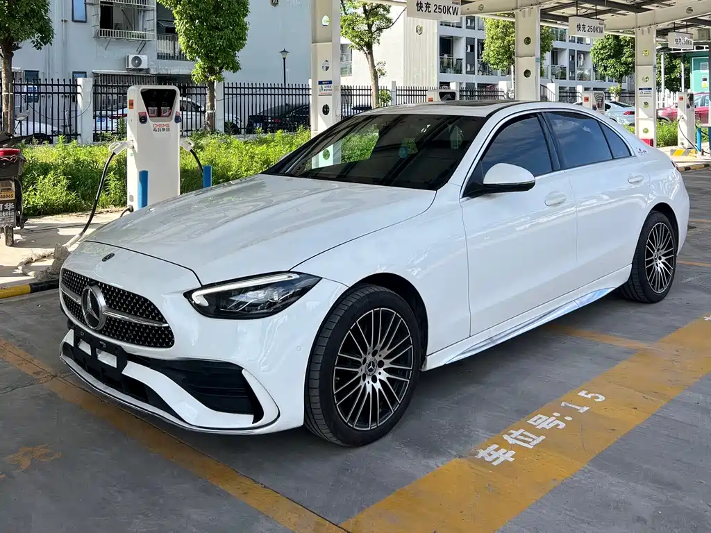 Mercedes-Benz C-Class 2024