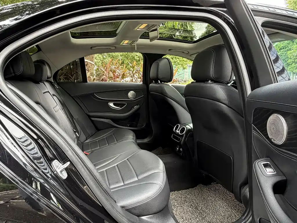 Mercedes-Benz C-Class — миниатюра 14