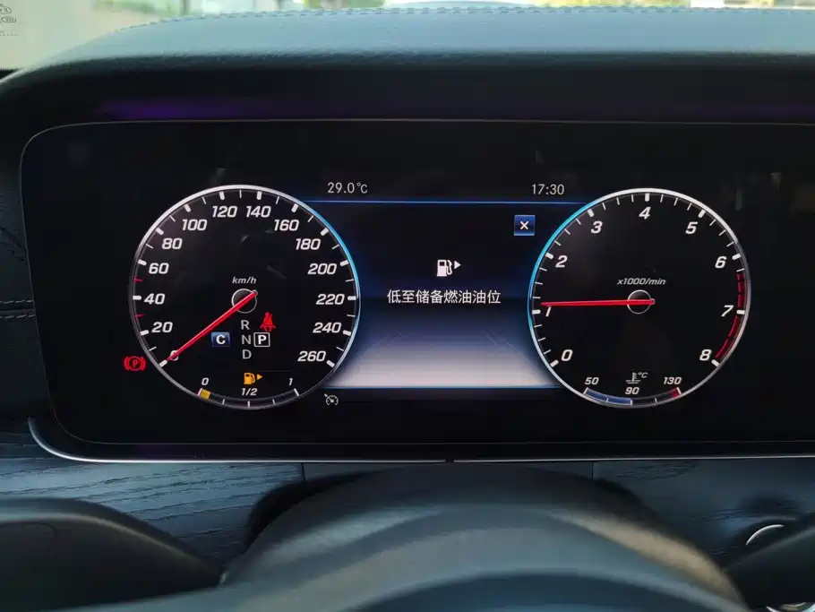 Mercedes-Benz E-Class — миниатюра 14