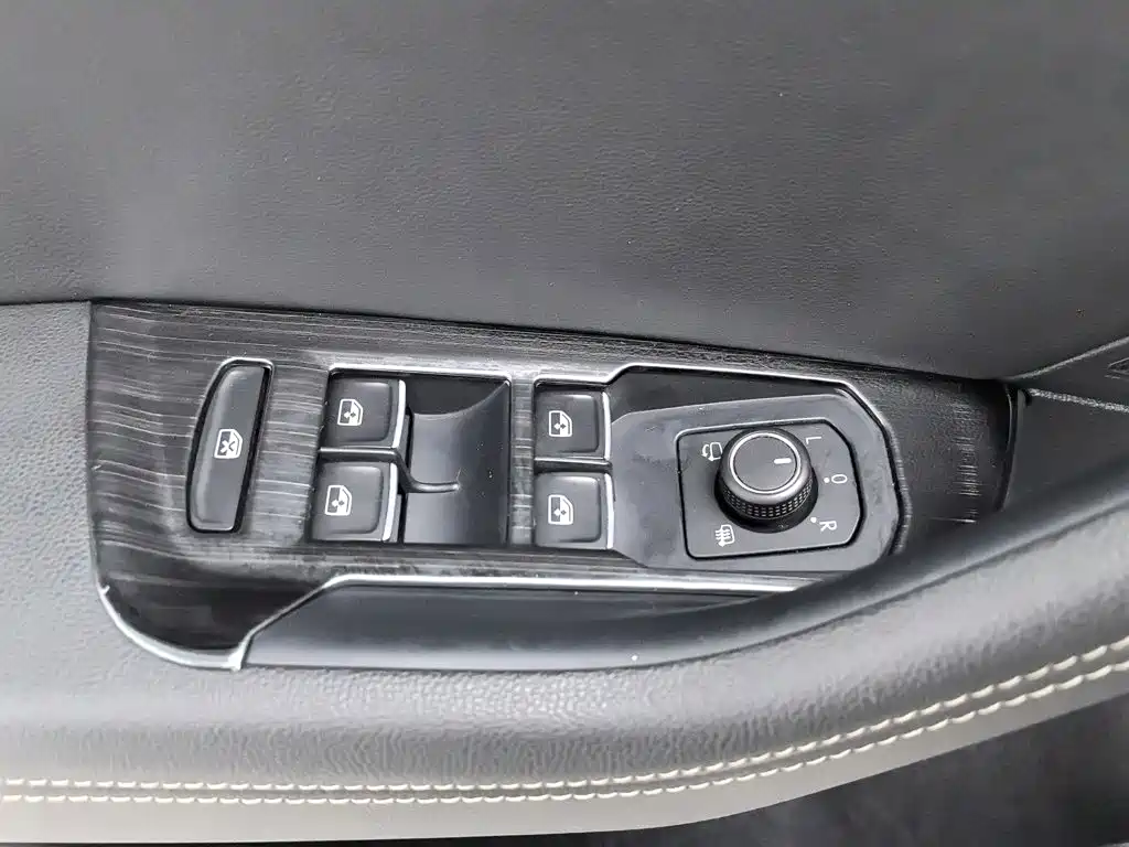 Volkswagen Magotan PHEV — миниатюра 9