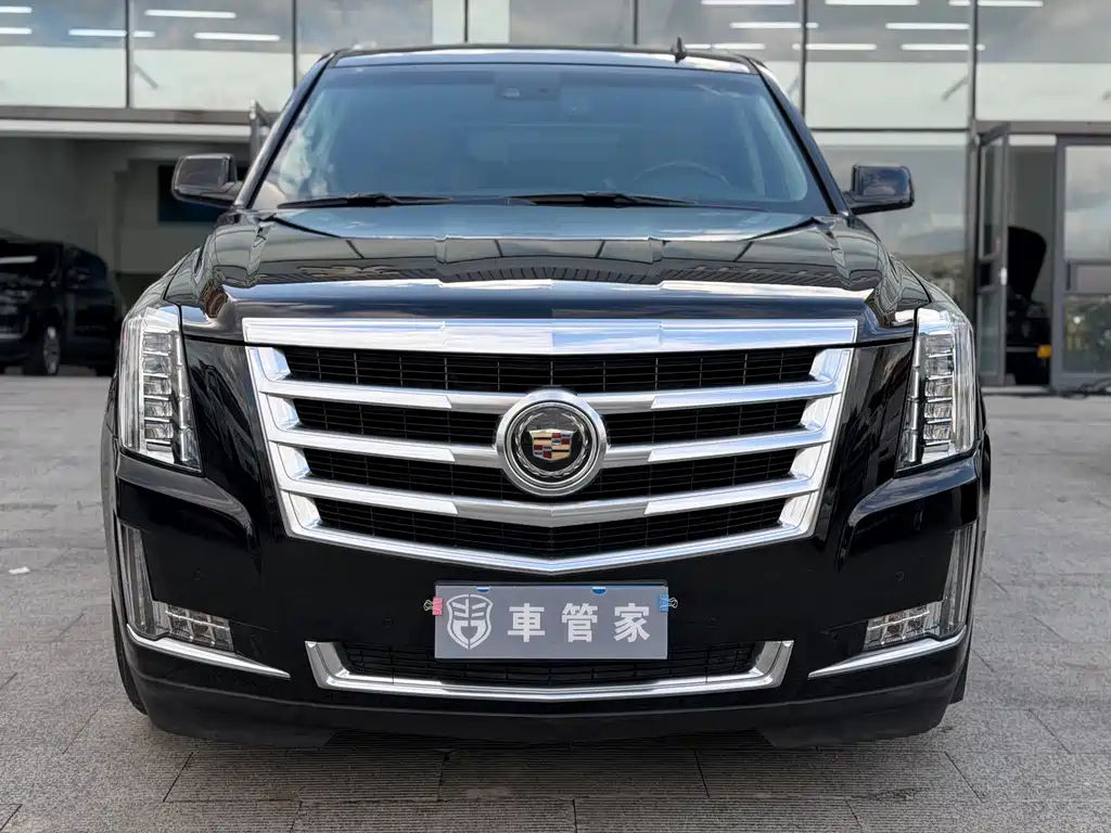 Cadillac Escalade — миниатюра 2