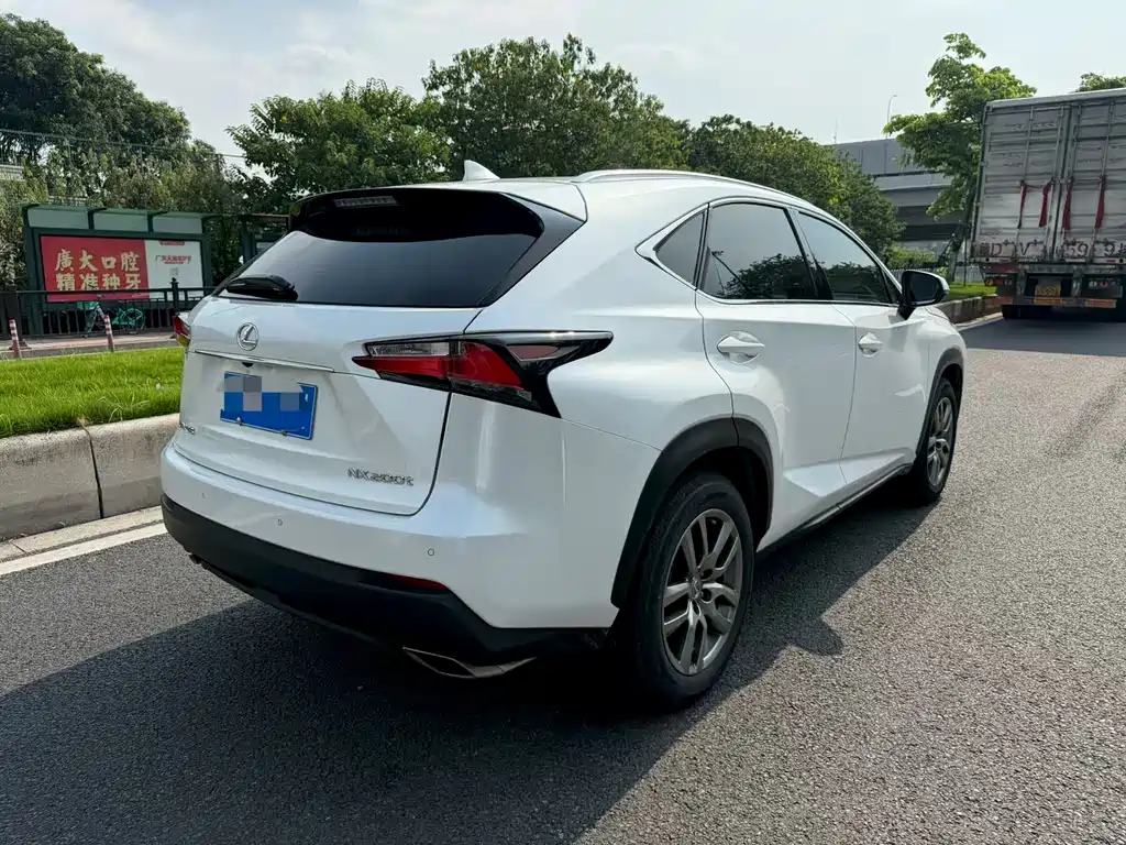 Lexus NX 2015 200t