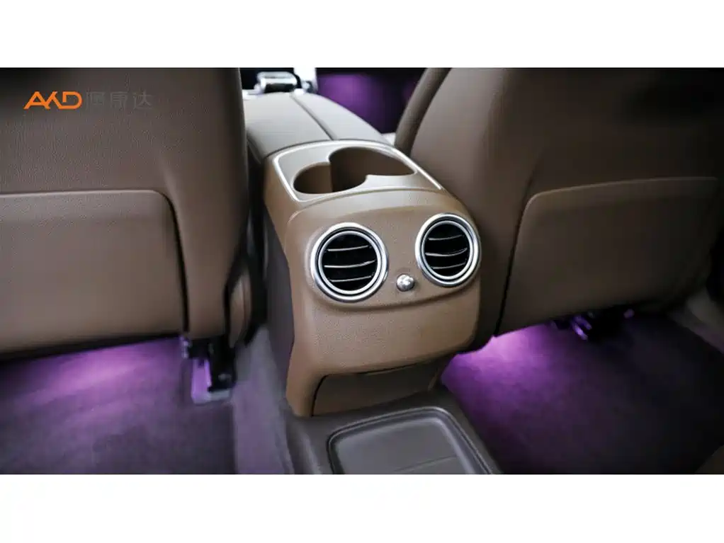 Mercedes-Benz E-Class — миниатюра 9