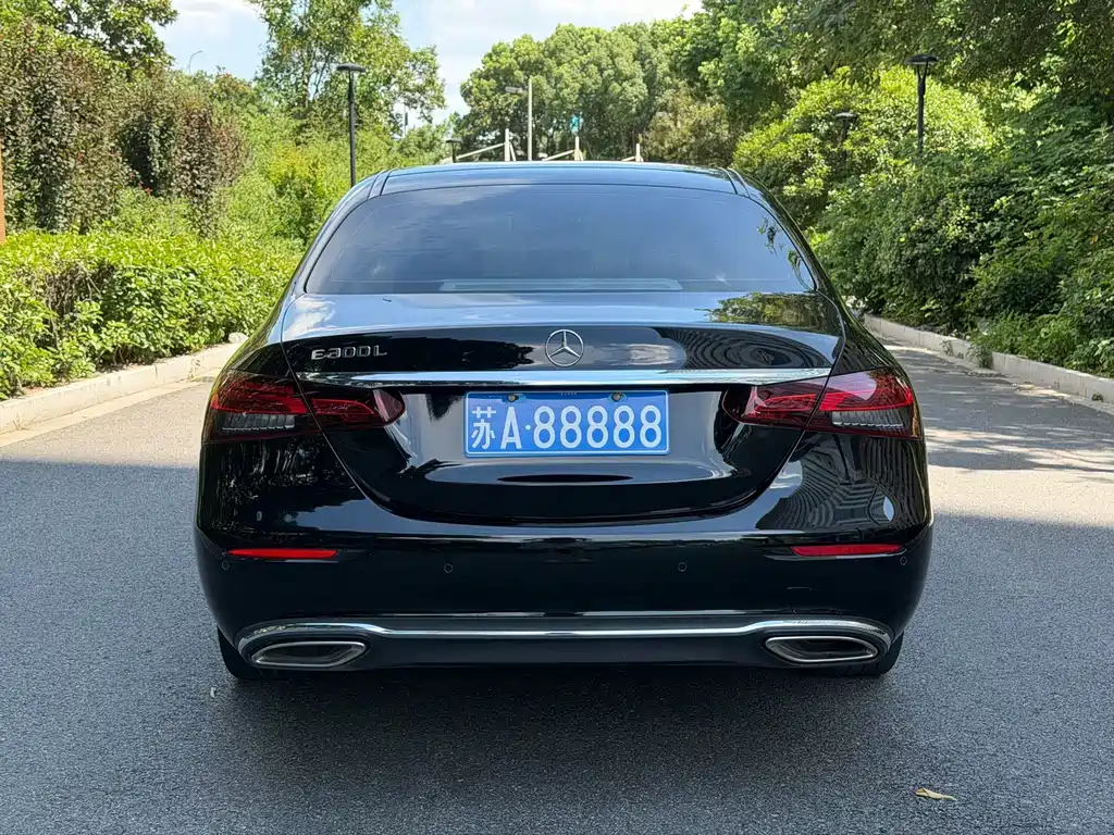 Mercedes-Benz E-Class — миниатюра 9