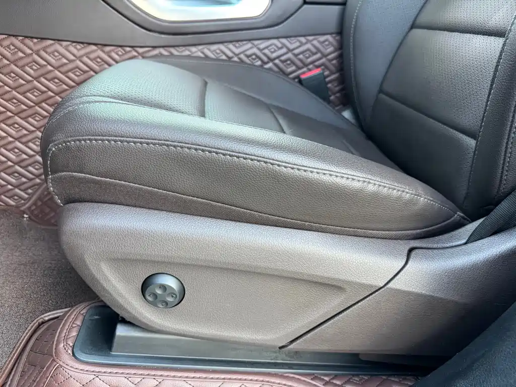 Mercedes-Benz GLE (Import) — миниатюра 30