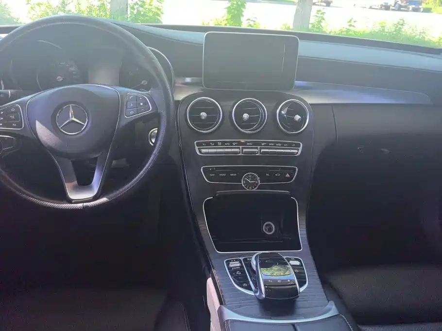 Mercedes-Benz C-Class — миниатюра 12