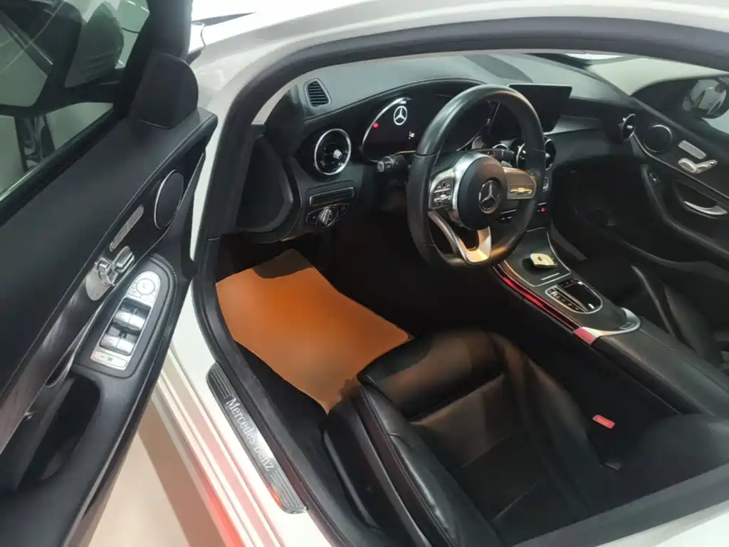 Mercedes-Benz C-Class — миниатюра 16