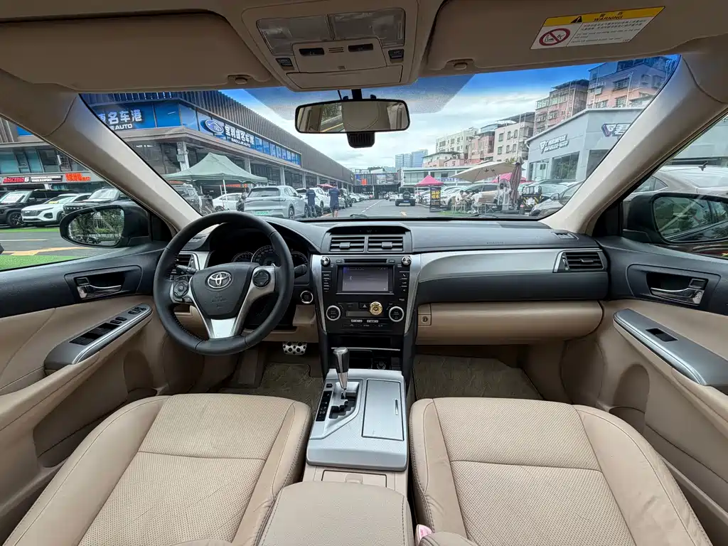 Toyota Camry — миниатюра 12