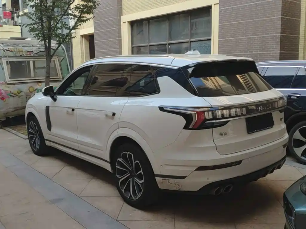 Lynk & Co 09 — миниатюра 5