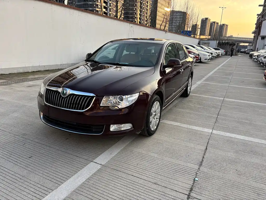 Skoda Superb 2011