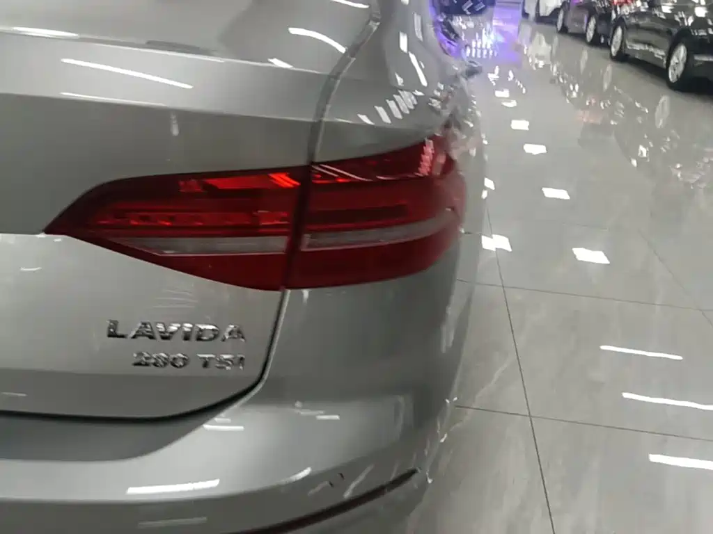 Volkswagen Lavida — миниатюра 8