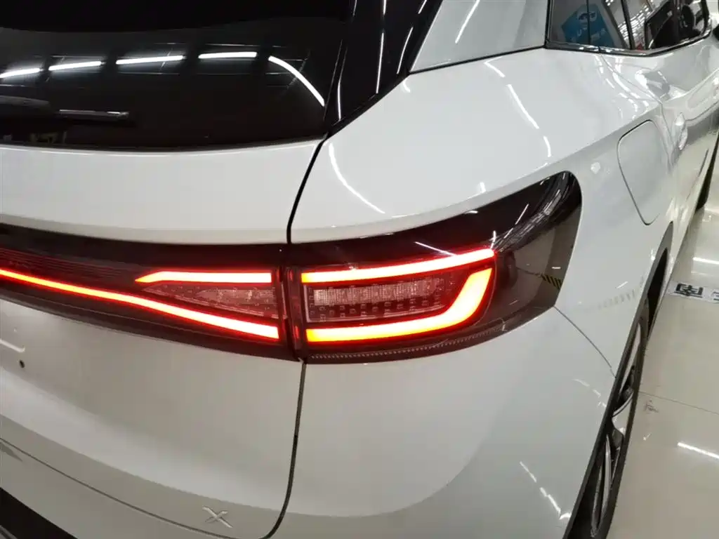 Volkswagen ID.4 X 2025 Smart